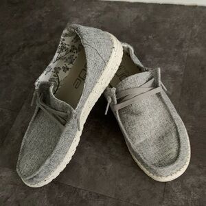 Ladies gently used Hey dudes